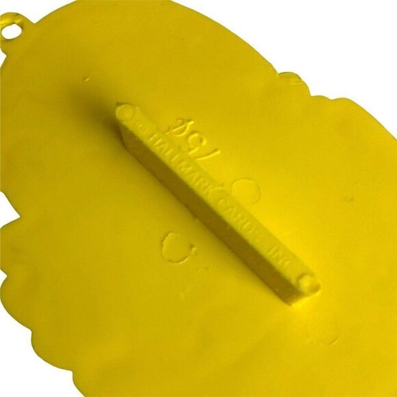 Easter Cookie Cutter Lot of 2 Plastic Egg Chick Hatching Imprint Hallmark - Picture 3 of 7